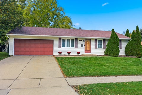 Photo of 1687 S Green Meadows Boulevard, Streamwood, IL 60107 (MLS # 12785853)