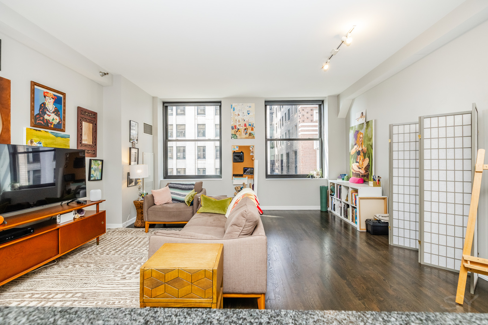 6 N MICHIGAN Avenue 906