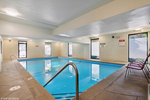 Tiny photo for 3900 N PINE GROVE Avenue #409, Chicago, IL 60613 (MLS # 12460388)