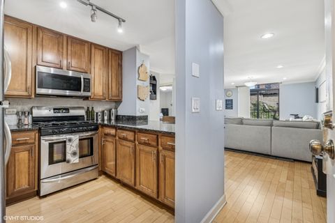 Tiny photo for 3900 N PINE GROVE Avenue #409, Chicago, IL 60613 (MLS # 12460388)