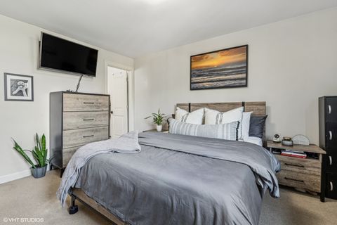 Tiny photo for 3900 N PINE GROVE Avenue #409, Chicago, IL 60613 (MLS # 12460388)