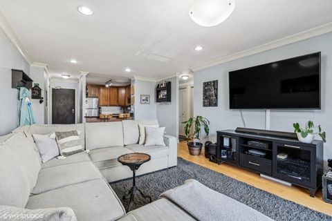 Tiny photo for 3900 N PINE GROVE Avenue #409, Chicago, IL 60613 (MLS # 12460388)