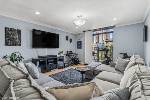 Tiny photo for 3900 N PINE GROVE Avenue #409, Chicago, IL 60613 (MLS # 12460388)