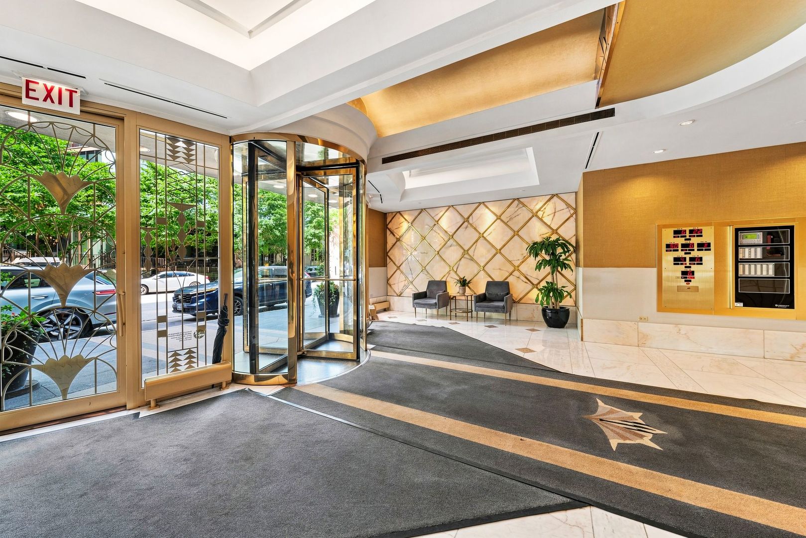 111 E Chestnut Street 30G