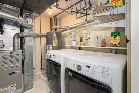 Tiny photo for 648 W Belden Avenue #B, Chicago, IL 60614 (MLS # 12511277)