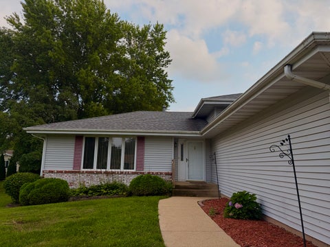 Photo of 2215 Wheatland Terrace, Freeport, IL 61032 (MLS # 12580530)