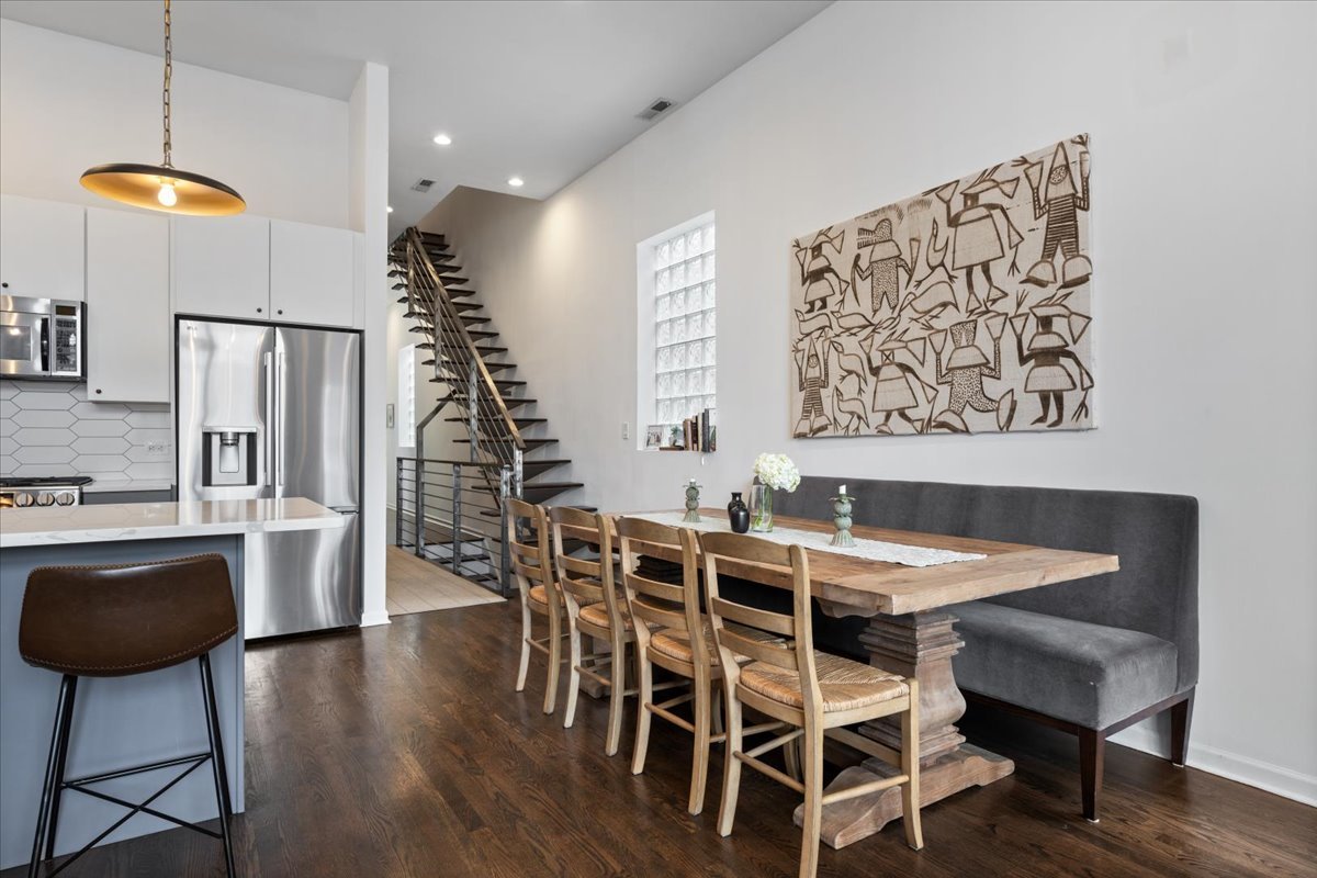 1025 N Hermitage Avenue 3