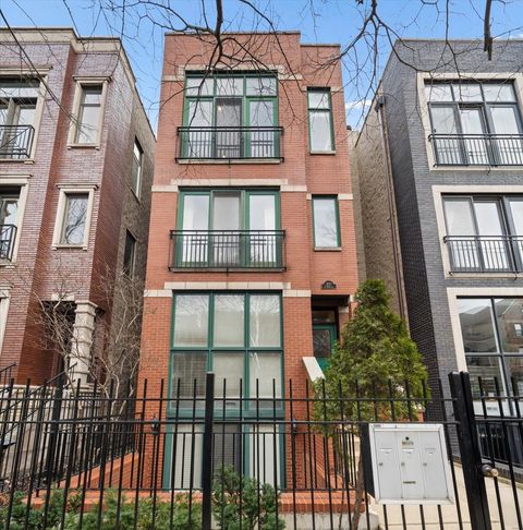 1025 N Hermitage Avenue 3 Chicago IL 60622