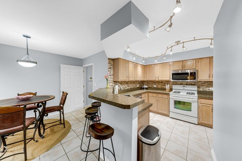Tiny photo for 108 Hampton Boulevard, Lake Bluff, IL 60044 (MLS # 12599956)