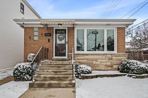 6345 W Warwick Avenue Chicago IL 60634
