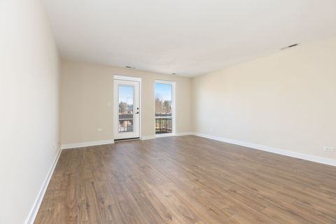 Tiny photo for 1501 Darien Lake Drive #201, Darien, IL 60561 (MLS # 12572946)