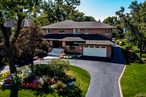 Photo of 807 Hitchcock Avenue, Lisle, IL 60532 (MLS # 12540954)