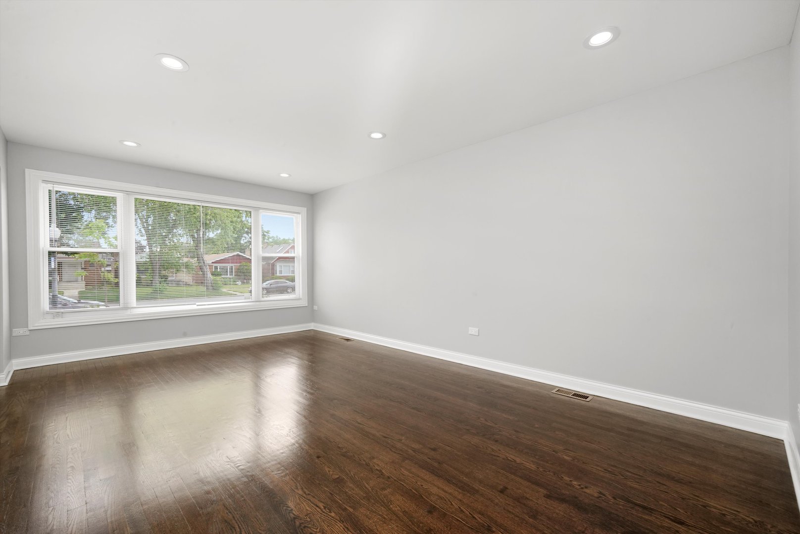 8414 S King Drive