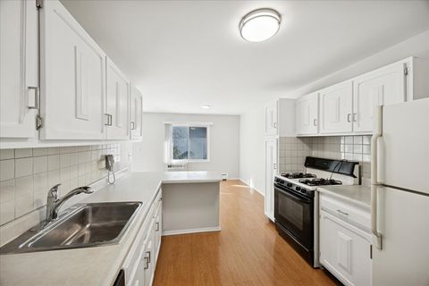 Tiny photo for 948 E Old Willow Road #204, Prospect Heights, IL 60070 (MLS # 12557401)