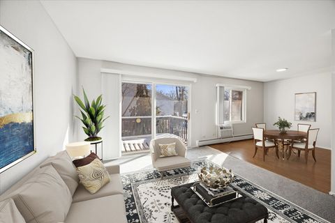 Tiny photo for 948 E Old Willow Road #204, Prospect Heights, IL 60070 (MLS # 12557401)