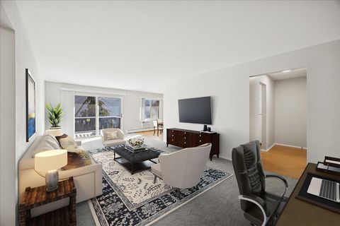 Tiny photo for 948 E Old Willow Road #204, Prospect Heights, IL 60070 (MLS # 12557401)