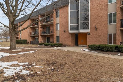 Photo of 1052 N Mill Street #111, Naperville, IL 60563 (MLS # 12426521)