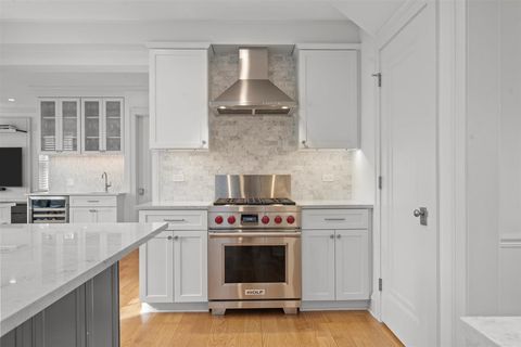 Tiny photo for Kenilworth, IL 60043 (MLS # 12577917)