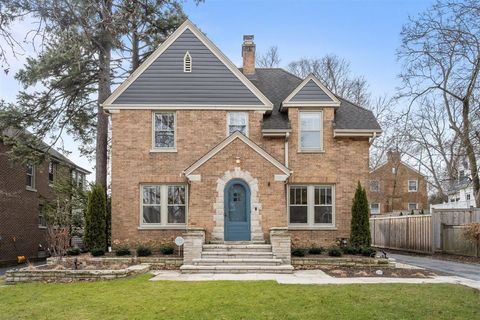 Tiny photo for Kenilworth, IL 60043 (MLS # 12577917)