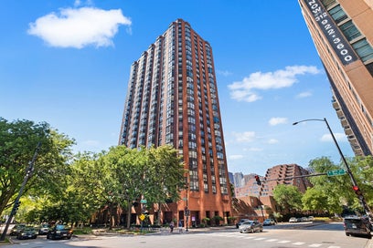 899 S Plymouth Court 1505 Chicago IL 60605