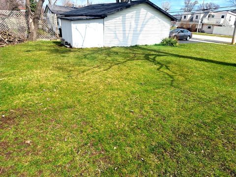 Tiny photo for 7434 S Nottingham Avenue, Chicago, IL 60638 (MLS # 12605800)