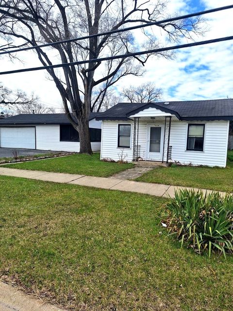 Tiny photo for 7434 S Nottingham Avenue, Chicago, IL 60638 (MLS # 12605800)