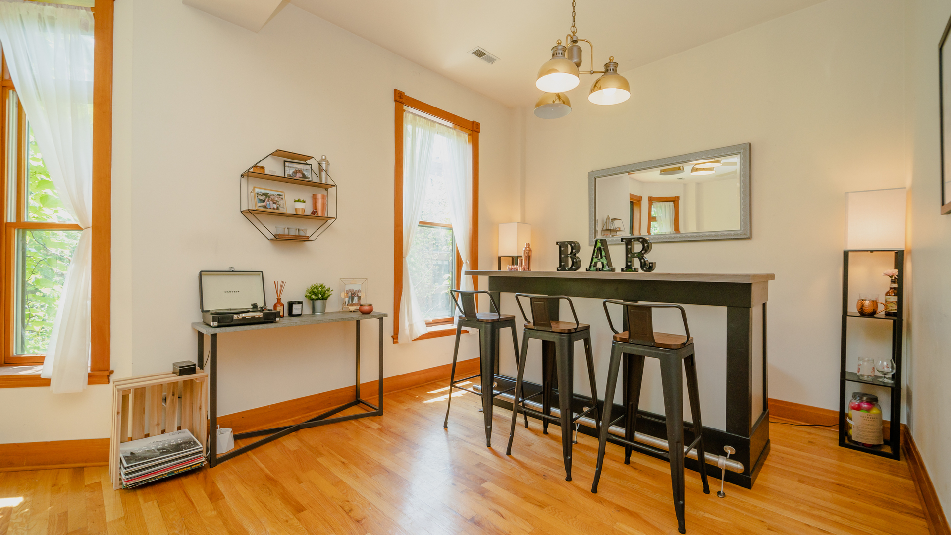 622 W Briar Place 2