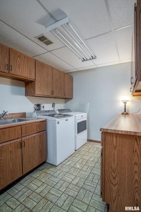 Tiny photo for 2809 32ND Avenue Drive, Moline, IL 61265 (MLS # QC4269058)