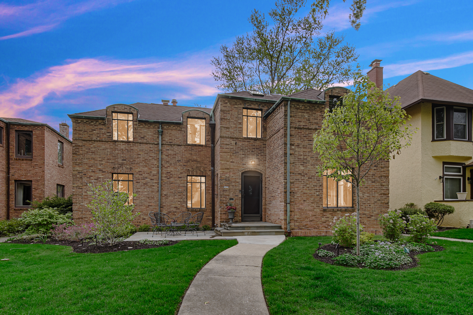 Chicago, Illinois 60643, United States, 5 Bedrooms Bedrooms, ,3 BathroomsBathrooms,Residential,Active,241726