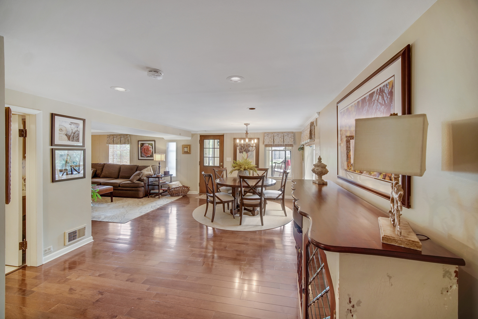 Chicago, Illinois 60643, United States, 5 Bedrooms Bedrooms, ,3 BathroomsBathrooms,Residential,Active,241726