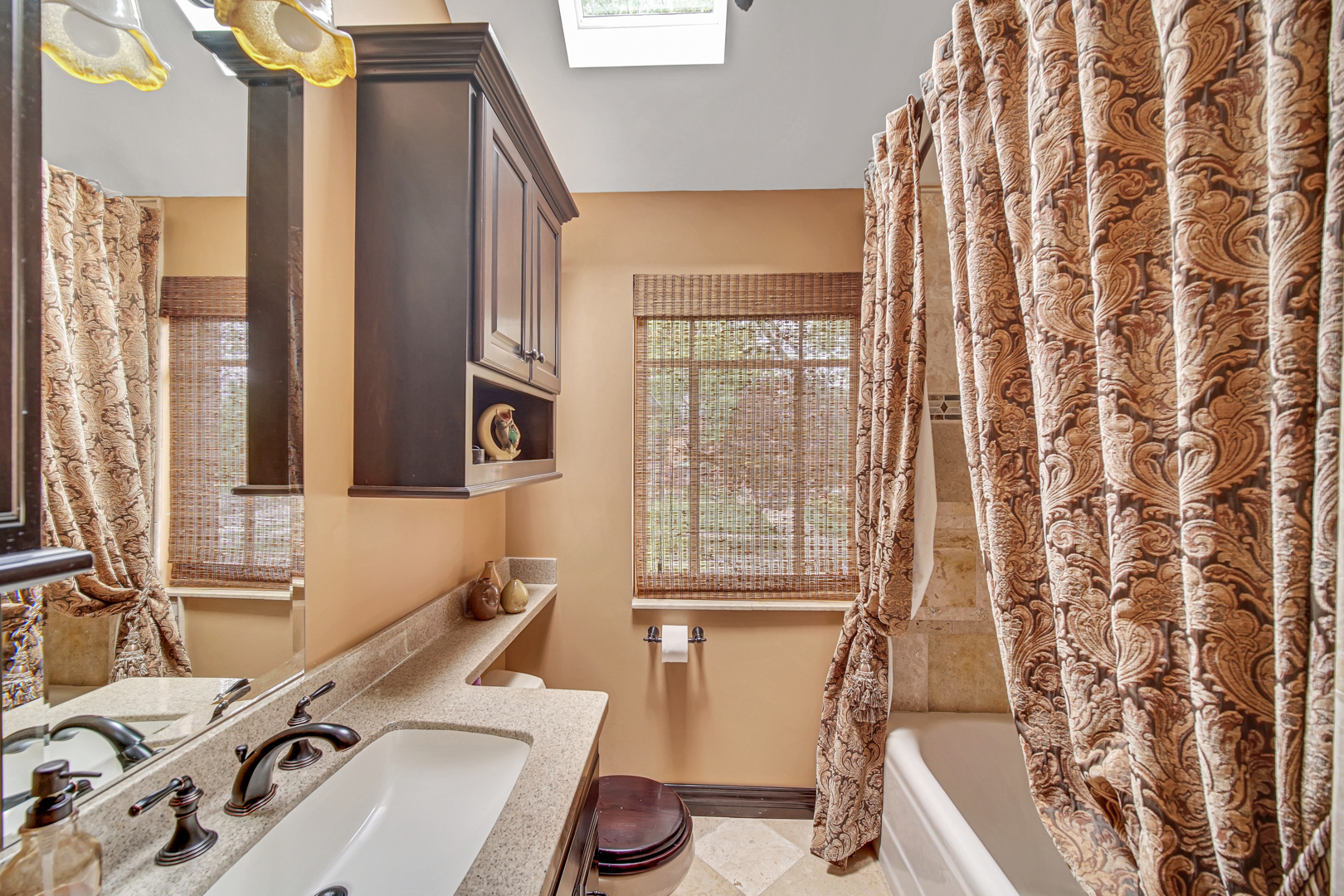 Chicago, Illinois 60643, United States, 5 Bedrooms Bedrooms, ,3 BathroomsBathrooms,Residential,Active,241726