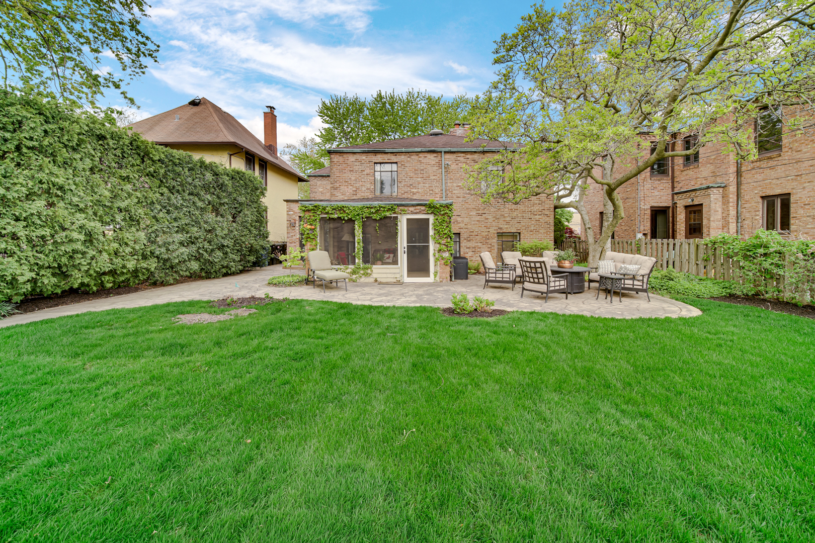 Chicago, Illinois 60643, United States, 5 Bedrooms Bedrooms, ,3 BathroomsBathrooms,Residential,Active,241726