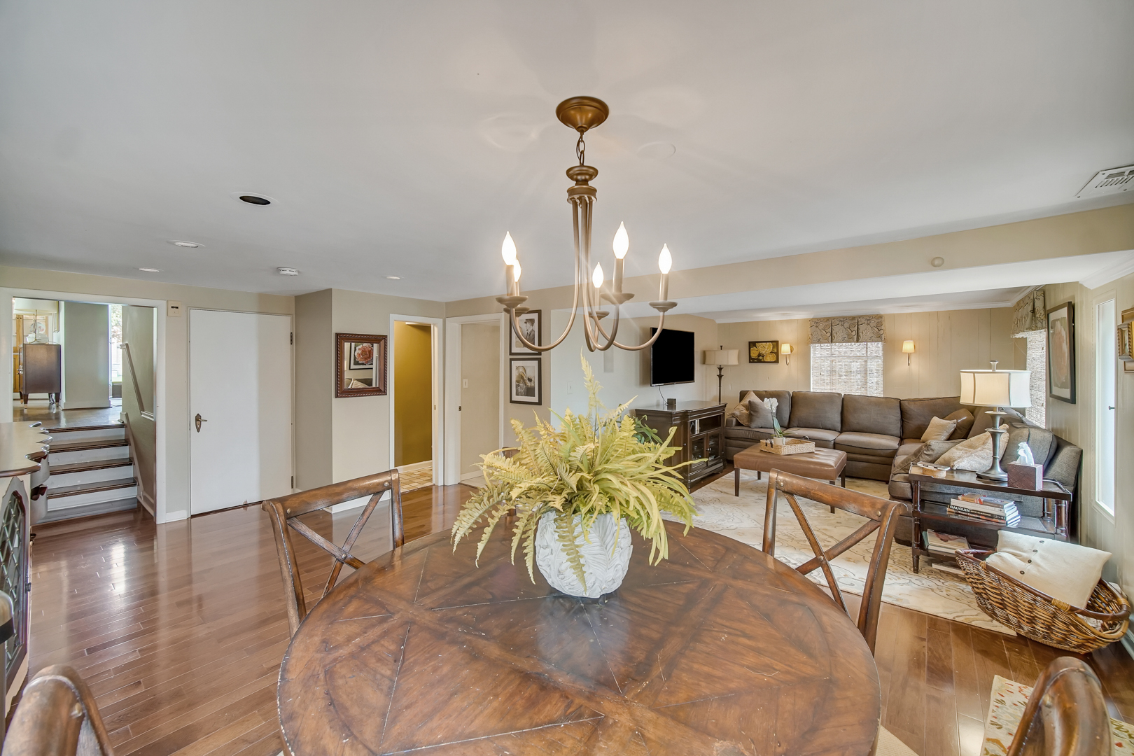 Chicago, Illinois 60643, United States, 5 Bedrooms Bedrooms, ,3 BathroomsBathrooms,Residential,Active,241726