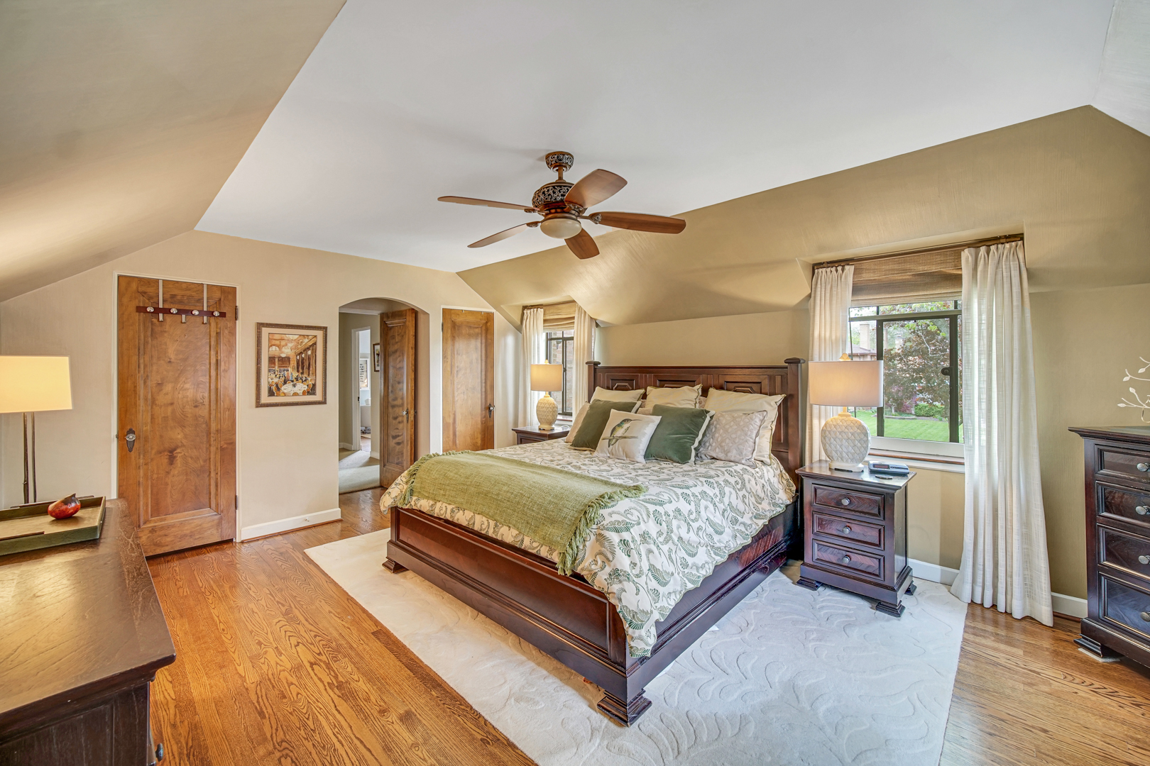 Chicago, Illinois 60643, United States, 5 Bedrooms Bedrooms, ,3 BathroomsBathrooms,Residential,Active,241726