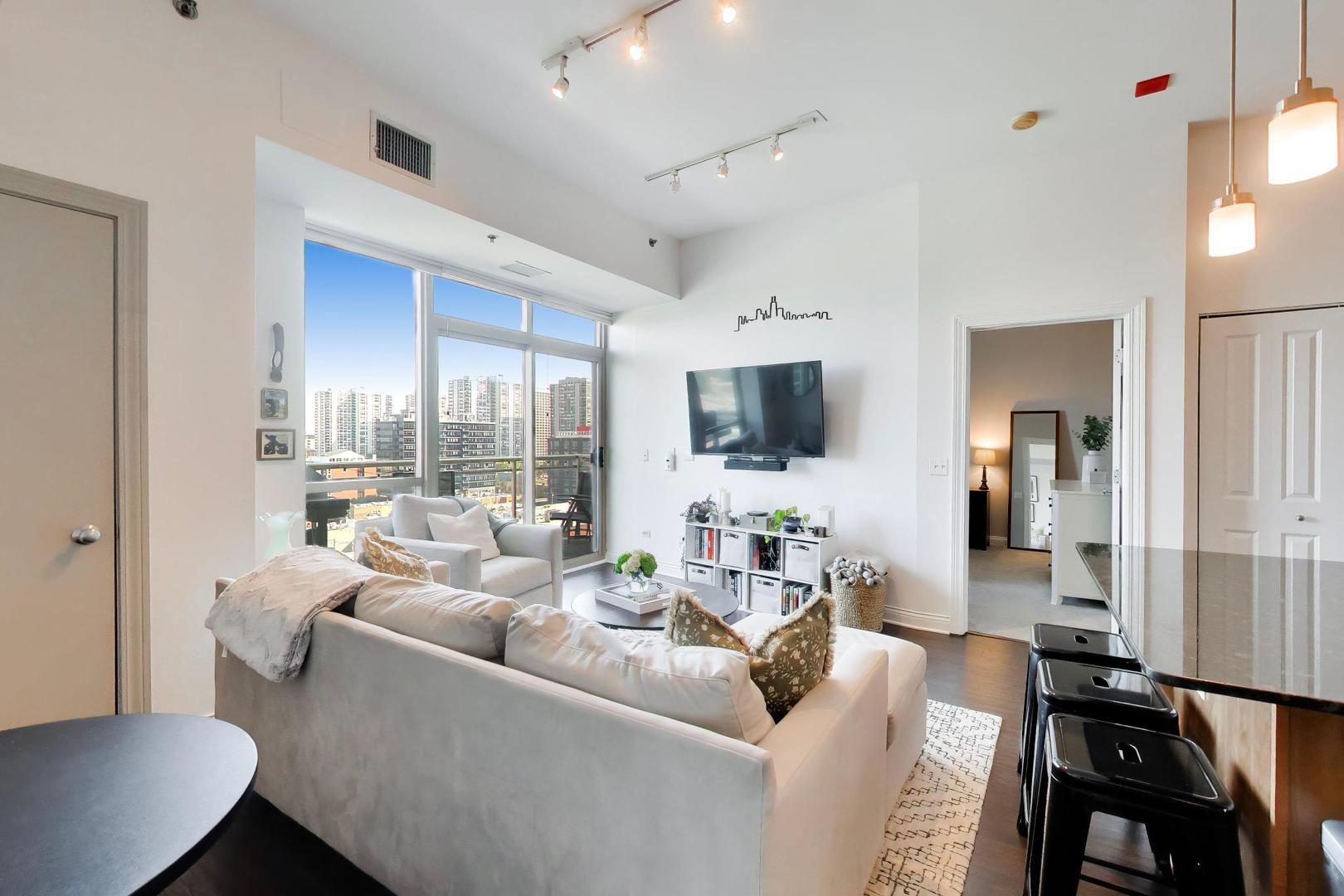 230 W Division Street 1107