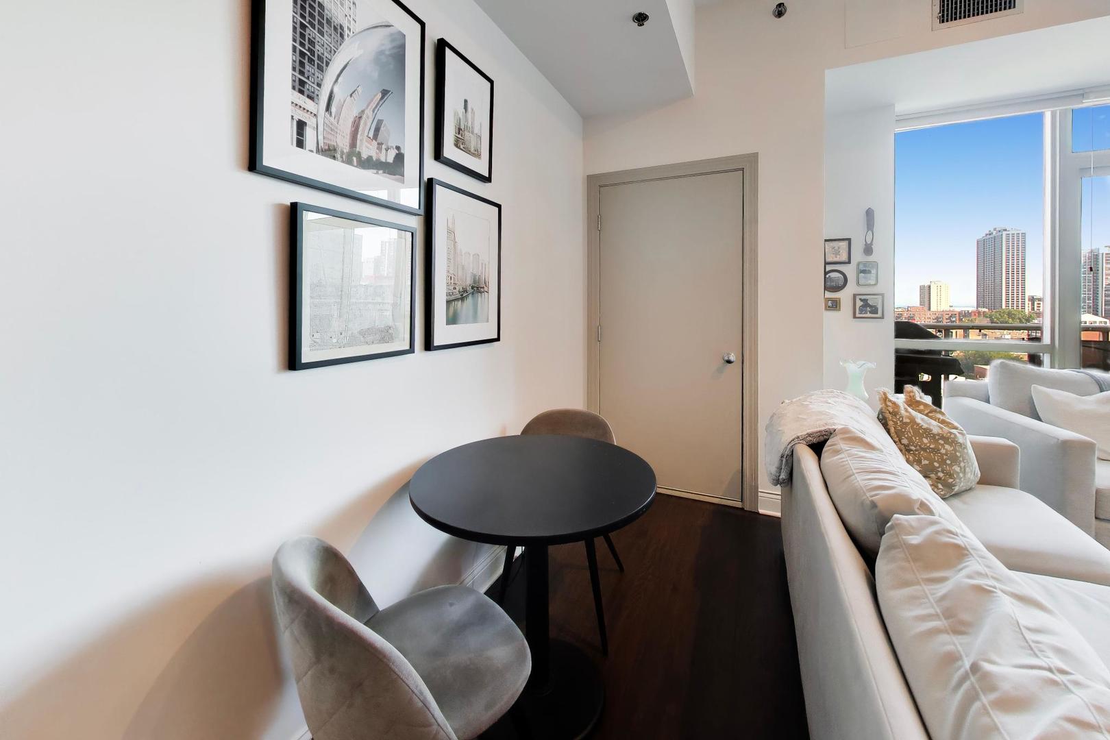 230 W Division Street 1107