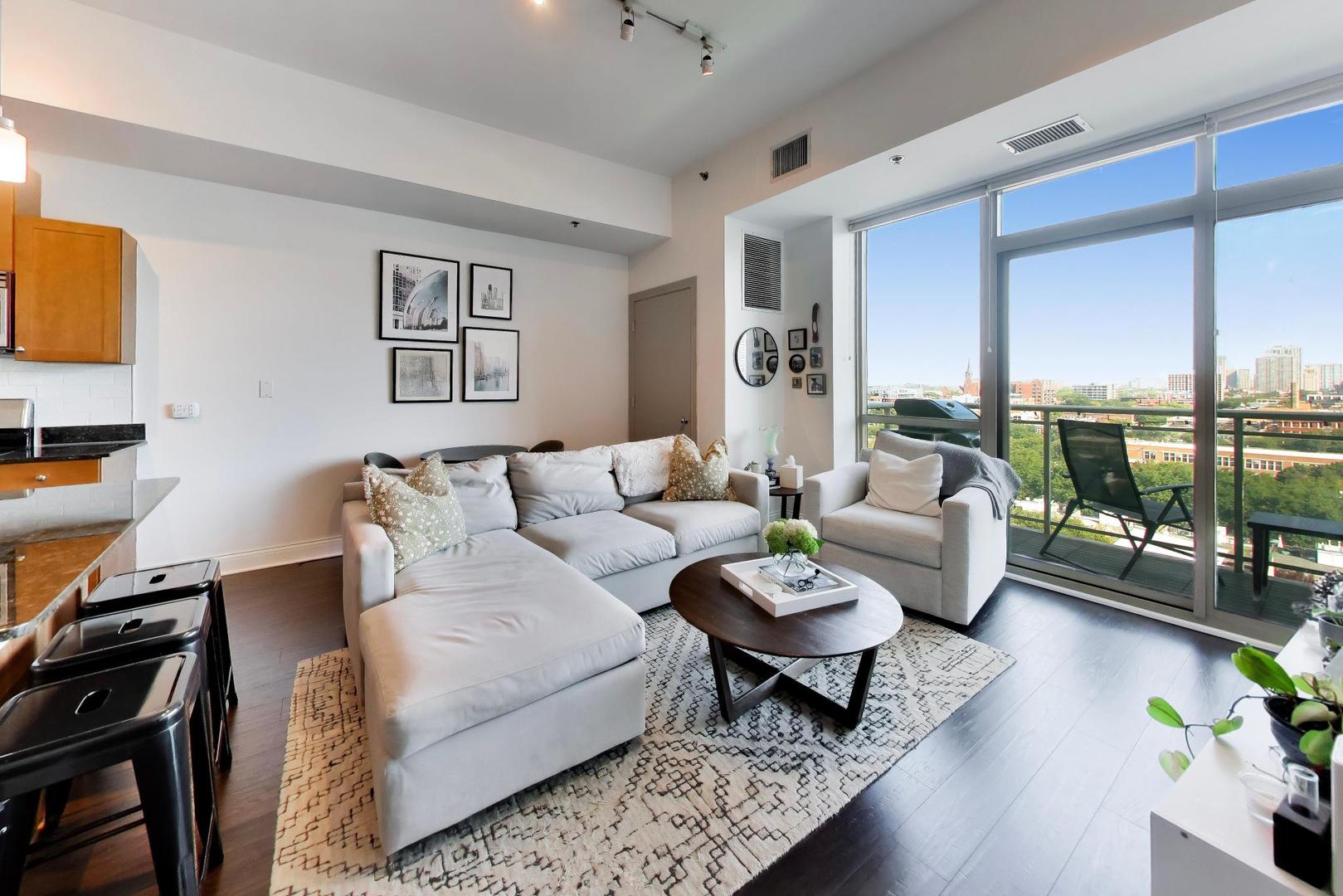 230 W Division Street 1107