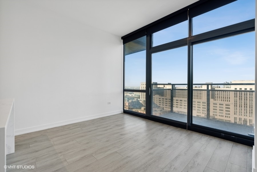 235 W Van Buren Street 2213