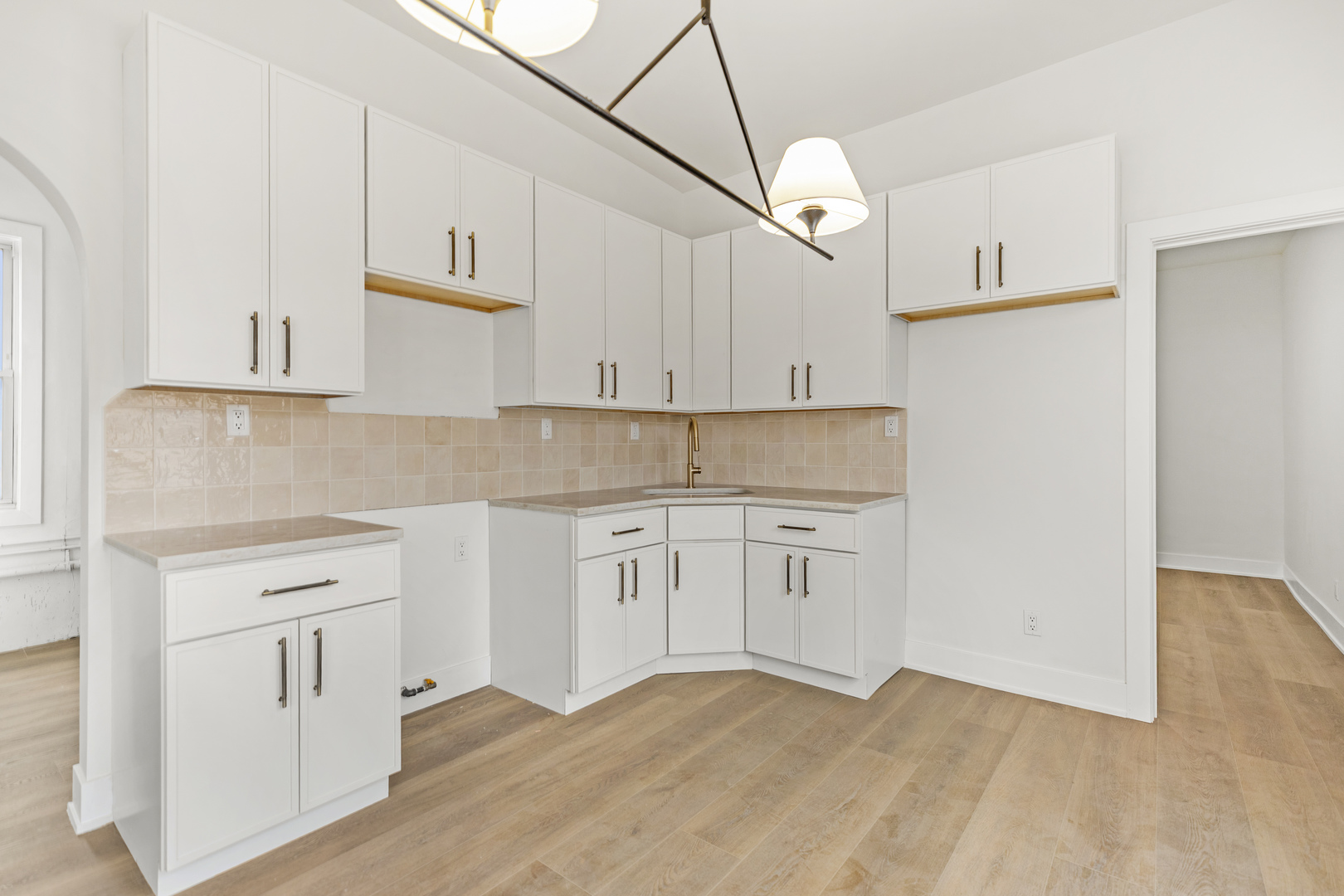 2862 S Keeley Street