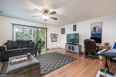 Tiny photo for 1353 Perry Street #5, Des Plaines, IL 60016 (MLS # 12532357)