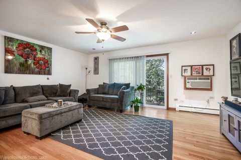 Tiny photo for 1353 Perry Street #5, Des Plaines, IL 60016 (MLS # 12532357)