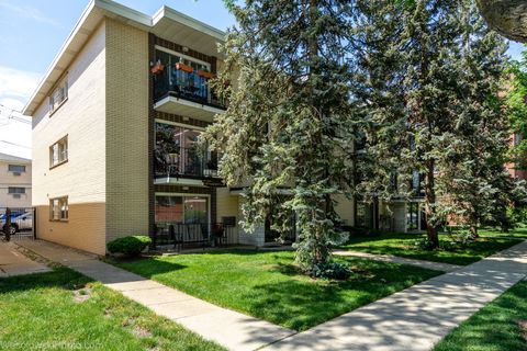 Tiny photo for 1353 Perry Street #5, Des Plaines, IL 60016 (MLS # 12532357)