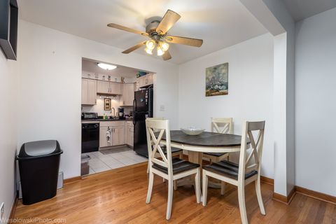 Tiny photo for 1353 Perry Street #5, Des Plaines, IL 60016 (MLS # 12532357)