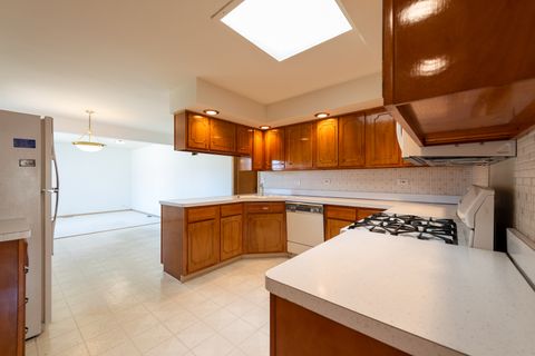 Tiny photo for 10916 Kingston Street, Westchester, IL 60154 (MLS # 12469810)