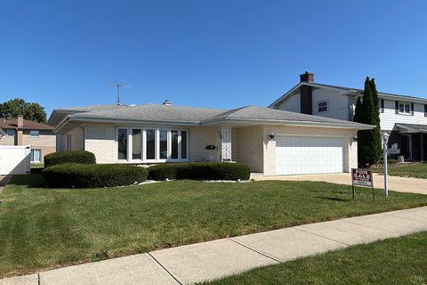 Tiny photo for 10916 Kingston Street, Westchester, IL 60154 (MLS # 12469810)