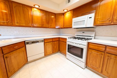 Tiny photo for 10916 Kingston Street, Westchester, IL 60154 (MLS # 12469810)
