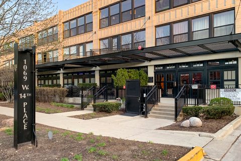 1069 W 14th Place 301 Chicago IL 60608