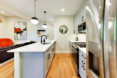 Tiny photo for 1415 W Rascher Avenue #302, Chicago, IL 60640 (MLS # 12732487)