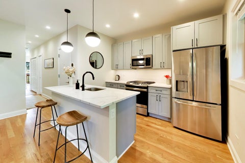 Tiny photo for 1415 W Rascher Avenue #302, Chicago, IL 60640 (MLS # 12732487)
