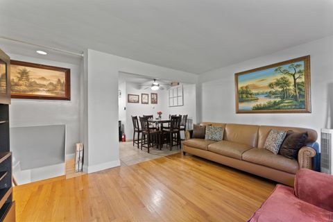 Tiny photo for 23 King Arthur Court #6, Northlake, IL 60164 (MLS # 12458354)